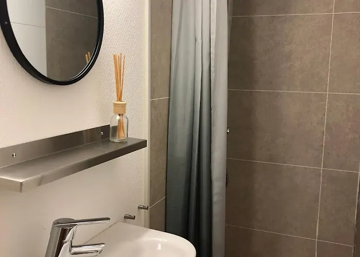 Cozy & Quiet In With Easy Self Check-in